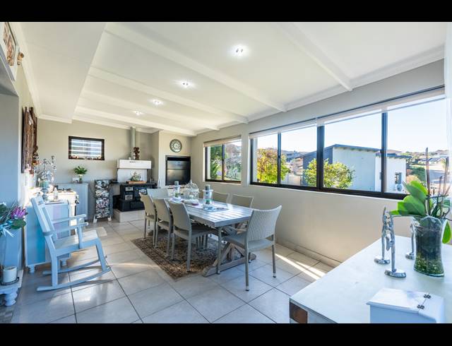3 BEDROOM HOUSE FOR SALE IN ISLAND VIEW